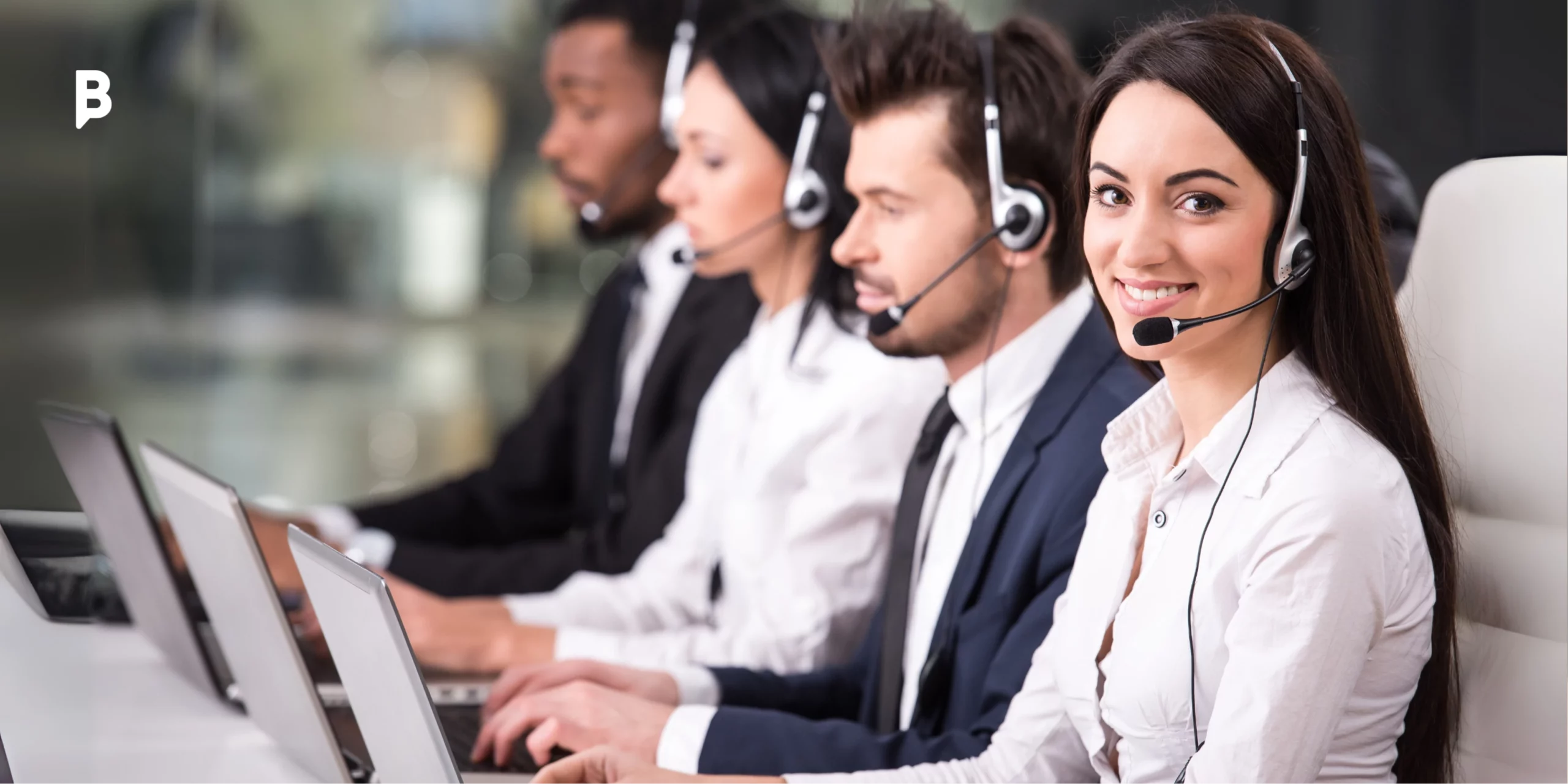 Equipo profesional de call center
